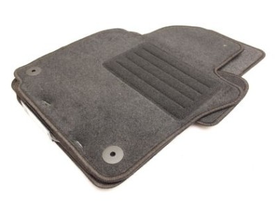 Πατάκια μοκέτα Petex για Vw Golf 5 / 6 / Jetta (2005-2011) με στρόγγυλα κουμπώματα - 4τμχ.