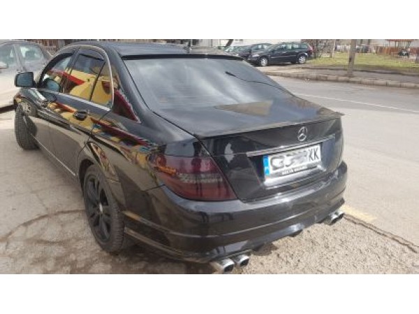 Αεροτομή πορτ - μπαγκάζ για Mercedes W204 C-Class (2007+) - AMG Design