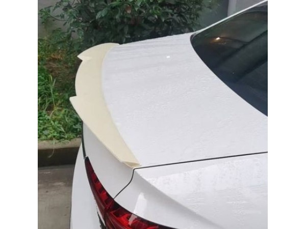 Αεροτομή πορτ μπαγκάζ για Audi A4 B9 (2019+) M4 Style - μαύρη γυαλιστερή