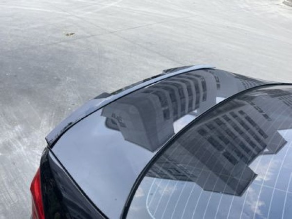 Αεροτομή πορτ μπαγκάζ για BMW G30 (2018-2020) M4 Style - μαύρη γυαλιστερή