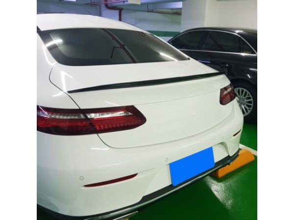 Αεροτομή πορτ μπαγκάζ για Mercedes C238 E-class (2017-2019) coupe - μαύρη γυαλιστερή