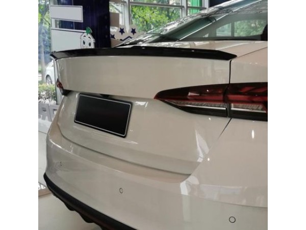 Αεροτομή πορτ μπαγκάζ για Skoda Octavia (2020+) Blade Style - μαύρη γυαλιστερή