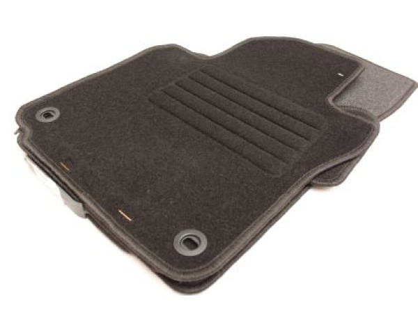 Πατάκια μοκέτα Petex για Vw Golf 5 / 6 / Jetta (2005-2011) με οβάλ κουμπώματα - 4τμχ.