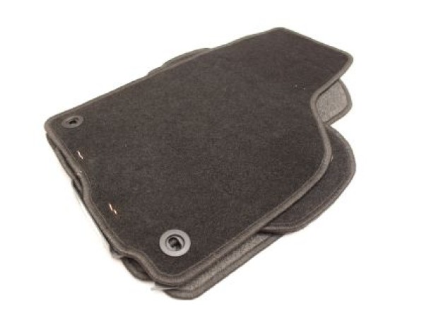 Πατάκια μοκέτα Petex για Vw Golf 5 / 6 / Jetta (2005-2011) με οβάλ κουμπώματα - 4τμχ.