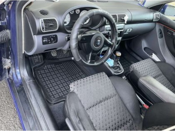 Λαστιχένια πατάκια Rezaw-Plast για Wv Golf 4 / Wv Bora / VW Beetle / VW Jetta / Skoda Octavia (1997-2010) / Seat Leon και Toledo (1999-2005) - τύπου σκαφάκι - 4τμχ.