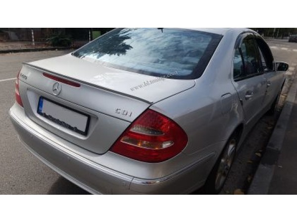 Lip spoiler για πορτ - μπαγκάζ για Mercedes W211