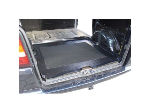 Πατάκι για πορτ - μπαγκάζ για Mercedes Vito (1997-2003) - 5 seats with metal sides of the boot - Aristar Standard - 1τμχ.