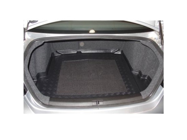 Πατάκι για πορτ - μπαγκάζ για Volkswagen Jetta (1K) / Jetta (NCS) Sedan 2005-2011 / 1.2011- with right and left wing - Aristar Standard - 1τμχ.