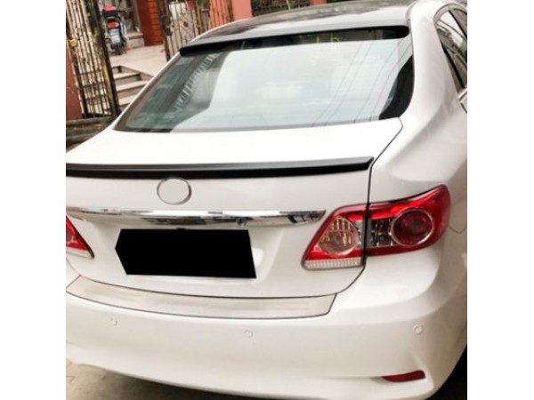 Αεροτομή πίσω παρμπρίζ για Toyota Corolla (2012+) - μαύρη γυαλιστερή