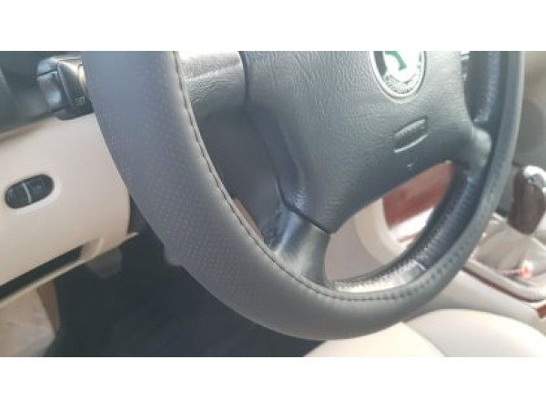 Κάλυμμα τιμονιού από οικολογικό δέρμα 38 cm - Perforated - μαύρο χρώμα -1 τμχ.