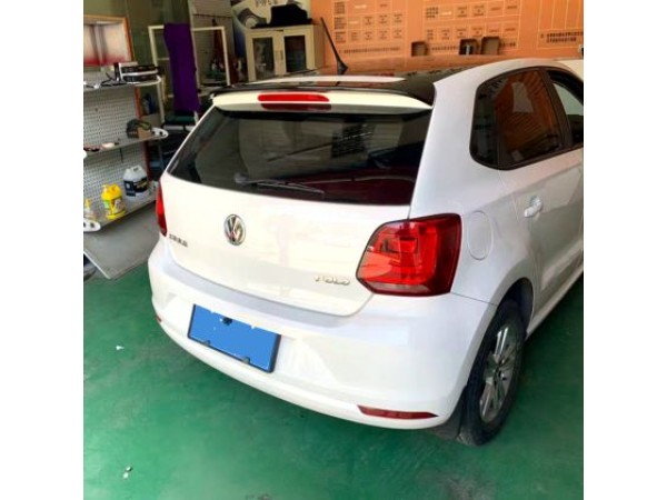 Αεροτομή οροφής για Volkswagen Polo (2011-2017) - μαύρη γυαλιστερή
